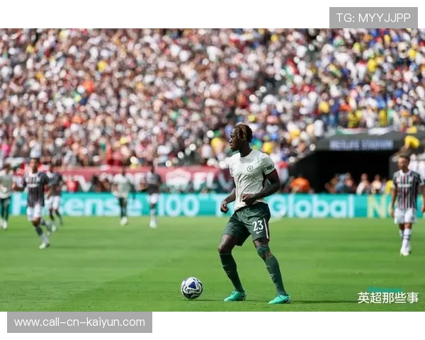 多特蒙德新星连过四人世界波，全场欢呼